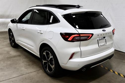 2025 Ford Escape ST-Line Elite