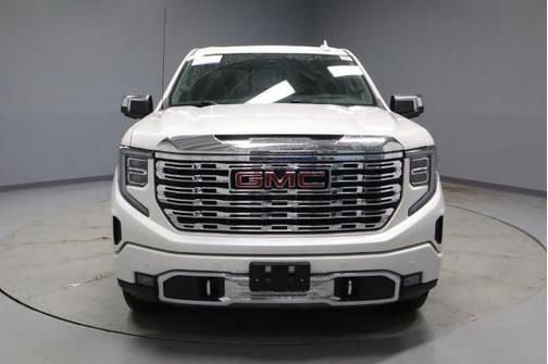 White Frost Tri-Coat 2022 GMC Sierra 1500 DENALI