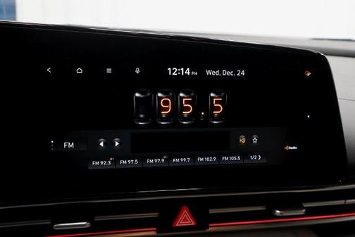 2022 Hyundai ELANTRA LIMITED