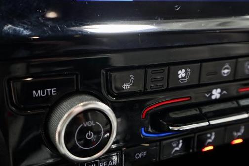 Metallic 2023 Jeep Grand Cherokee OVERLAND