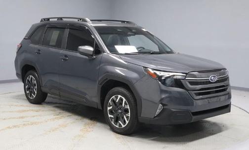 Magnetite Gray Metallic 2025 Subaru Forester PREMIUM