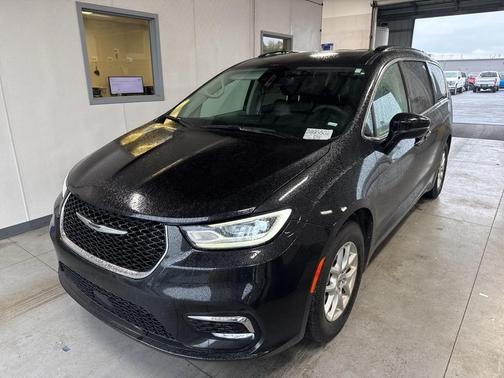 2022 Chrysler Pacifica Touring-L