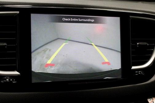 2022 Chrysler Pacifica Touring-L