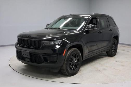2024 Jeep Grand Cherokee LAREDO