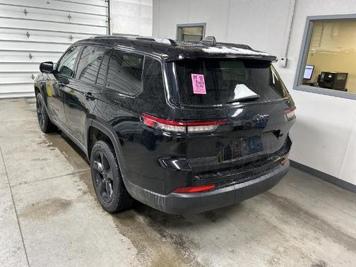 2024 Jeep Grand Cherokee LAREDO