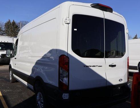 2026 Ford Transit-250 148 WB Medium Roof Cargo