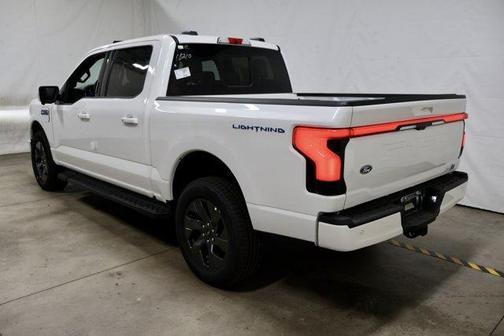 2025 Ford F-150 Lightning LARIAT