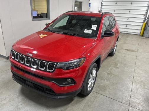 2023 Jeep Compass LATITUDE LUX
