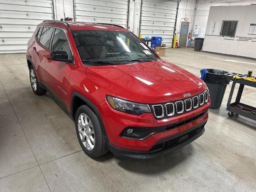 2023 Jeep Compass LATITUDE LUX