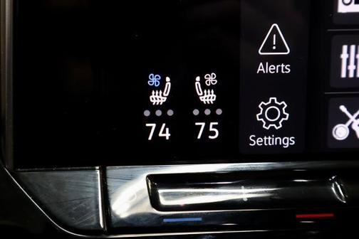 Deep Black Pearl Effect 2025 Volkswagen Atlas 2.0T SE W/ TECHNOLOGY
