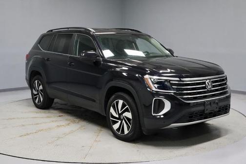 Deep Black Pearl Effect 2025 Volkswagen Atlas 2.0T SE W/ TECHNOLOGY