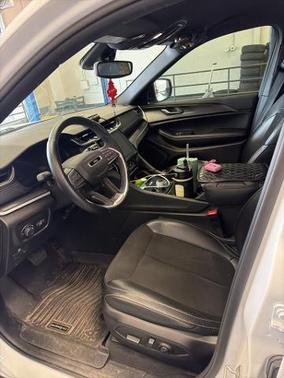Bright White Clearcoat 2023 Jeep Grand Cherokee LAREDO