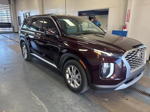 Burgundy 2022 Hyundai PALISADE SE