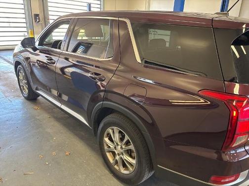 Burgundy 2022 Hyundai PALISADE SE