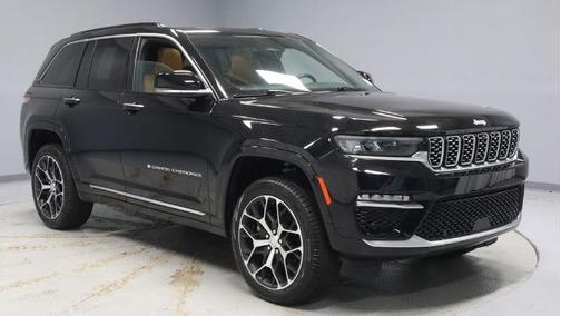 Diamond Black 2025 Jeep Grand Cherokee SUMMIT