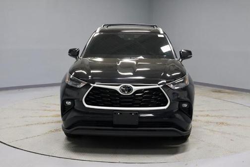 Midnight Black Metallic 2023 Toyota Highlander XLE