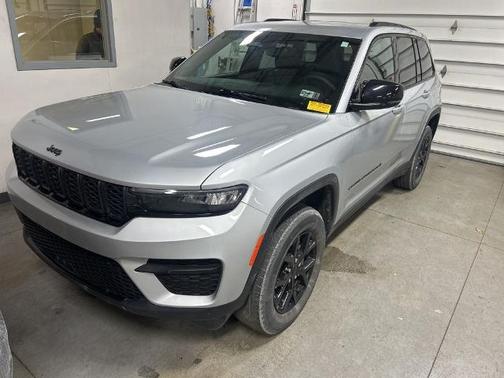 2024 Jeep Grand Cherokee LAREDO