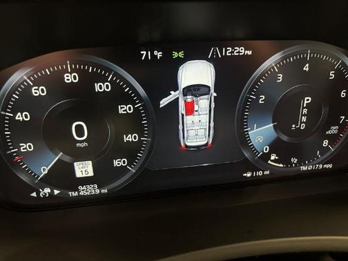 2018 Volvo XC90 T6 MOMENTUM