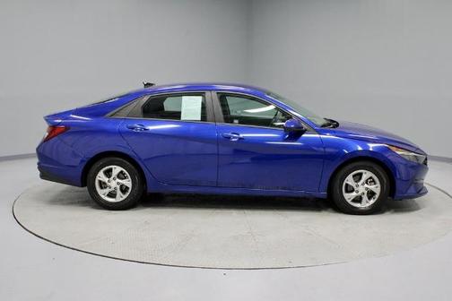 2021 Hyundai ELANTRA SE