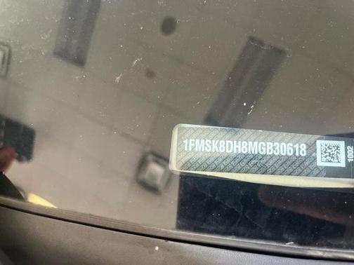 ICONIC SILVER METALLIC 2021 Ford Explorer XLT
