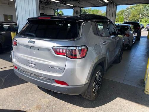 Billet Silver Metallic Clearcoat 2023 Jeep Compass LIMITED