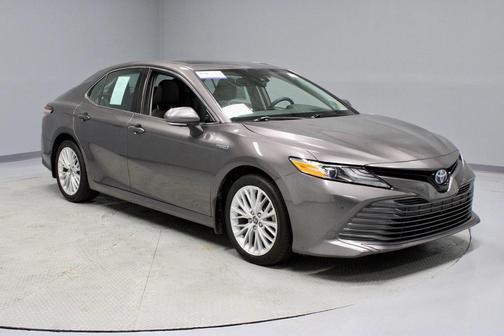 2020 Toyota Camry Hybrid XLE