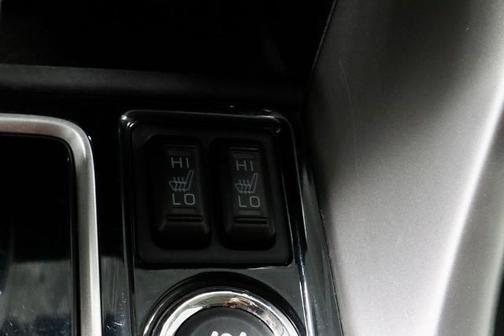 Labrador Black Pearl 2025 Mitsubishi Eclipse Cross SE