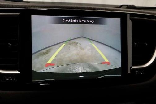 Diamond Black 2025 Chrysler Pacifica SELECT