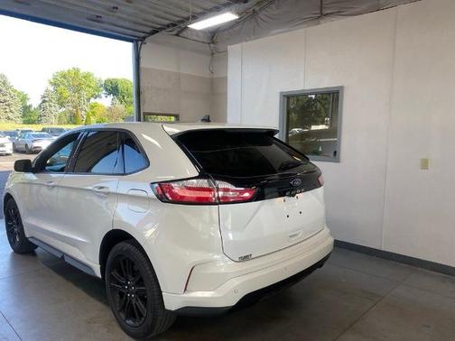STAR WHITE 2024 Ford Edge ST LINE