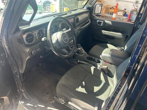 Black Clearcoat 2022 Jeep Wrangler Unlimited SPORT