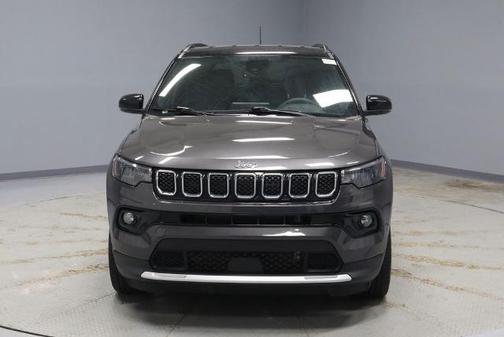 Granite Crystal Clearcoat Metallic 2023 Jeep Compass LIMITED
