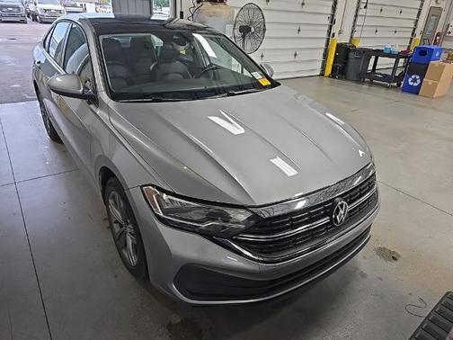 Pyrite Silver Metallic 2024 Volkswagen Jetta 1.5T SE