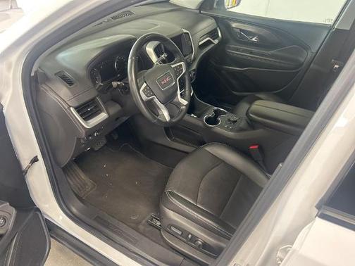 Summit White 2024 GMC Terrain SLT