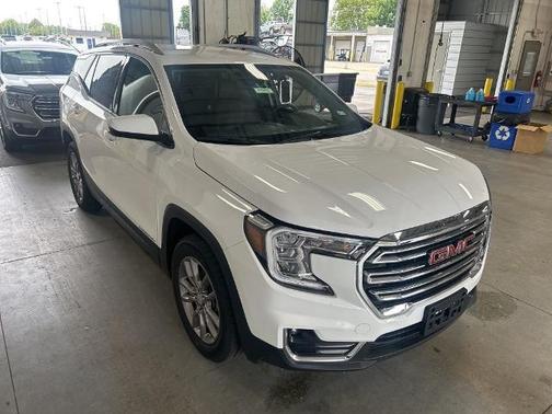 Summit White 2024 GMC Terrain SLT