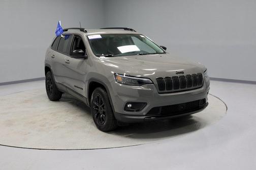 2023 Jeep Cherokee Altitude Lux