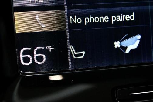 2022 Volvo XC40 T5 INSCRIPTION