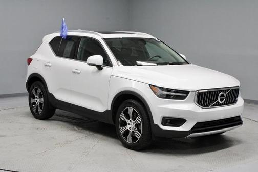2022 Volvo XC40 T5 INSCRIPTION