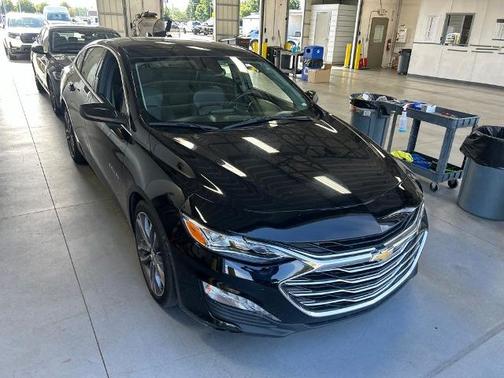 Mosaic Black Metallic 2024 Chevrolet Malibu LT W/2LT