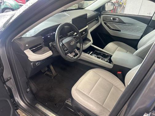 CARBONIZED GRAY METALLIC 2025 Ford Explorer PLATINUM