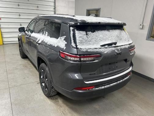 2023 Jeep Grand Cherokee LAREDO