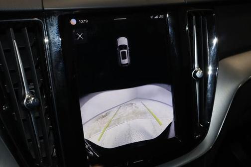 Onyx Black Metallic 2024 Volvo XC60 T8 CORE DARK THEME
