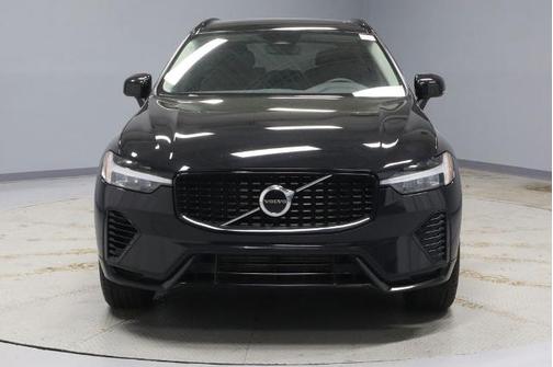Onyx Black Metallic 2024 Volvo XC60 T8 CORE DARK THEME