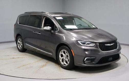 Granite Crystal Clearcoat Metallic 2023 Chrysler Pacifica LIMITED