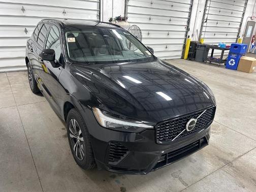2024 Volvo XC60 Recharge Plug-In Hybrid T8 CORE DARK THEME