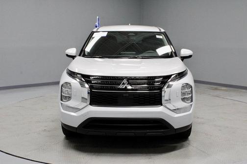 2022 Mitsubishi Outlander ES