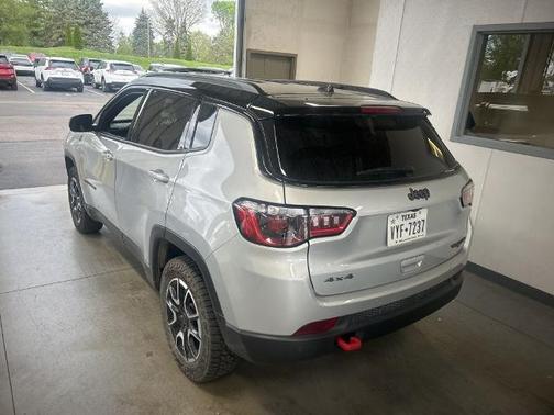 Silver Zynith 2025 Jeep Compass TRAILHAWK