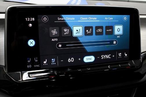 2025 Volkswagen Atlas Cross Sport 2.0T SE W/ TECHNOLOGY