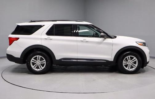 OXFORD WHITE 2022 Ford Explorer XLT