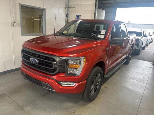HOT PEPPER RED MET TINTD CC 2023 Ford F-150 XLT