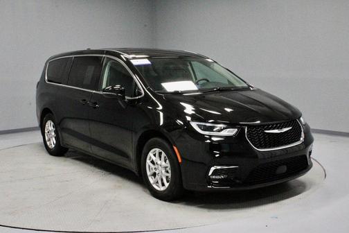 2024 Chrysler Pacifica Touring-L